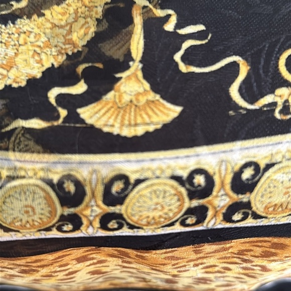 Elegant Yellow and Black Leopard Print Scarf - Picture 5 of 6